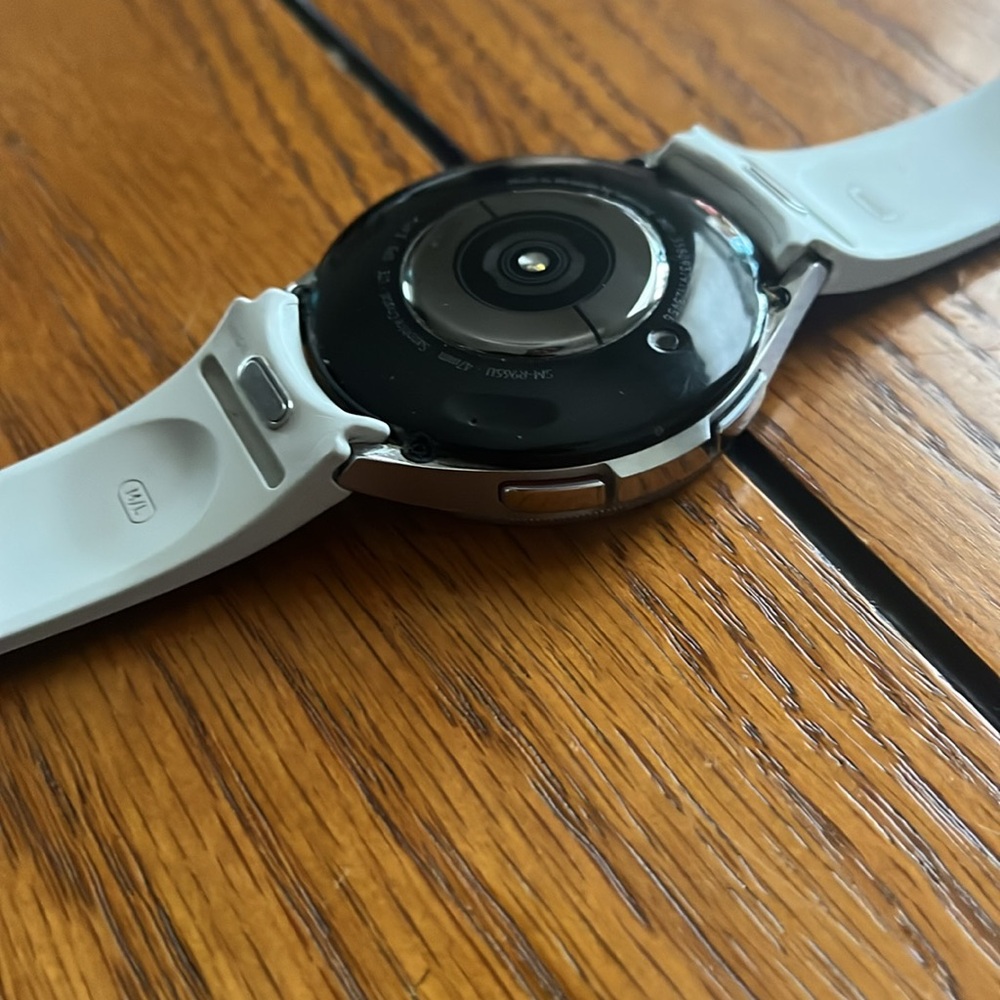 Samsung Galaxy Smart Watch - Silver Band 20mm. SN: R965U Sapphire Crystal LTE - Picture 5 of 8